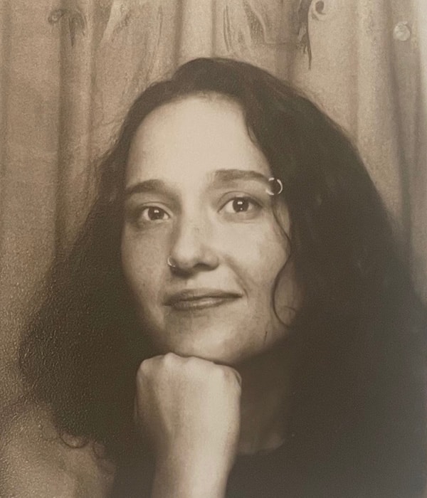 Author photo of Madeleine Cravens.